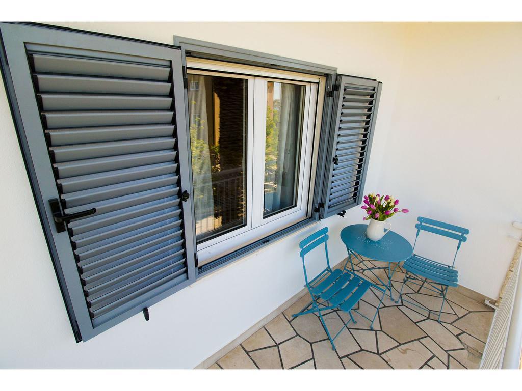 Apartment Sur La Plage Podstrana Dış mekan fotoğraf